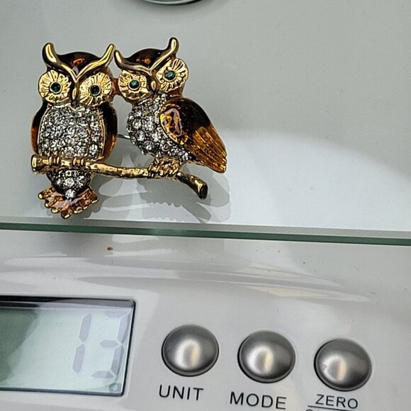 Gold Tone Two Owls Brooch - Picture 10 of 11